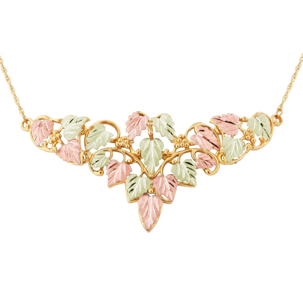 Black Hills Gold Necklace with Large Multileaf Pendant G LE357